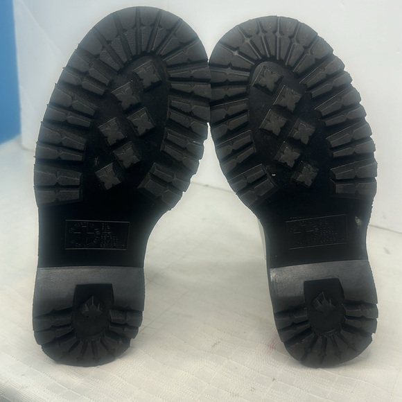 2976 Platform Chelsea Boot from Dr.Martens - Picture 5 of 11